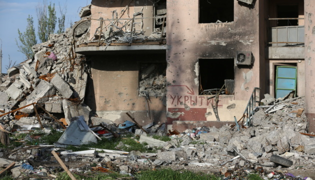 In Mariupol demolieren Invasoren Häuser im historischen Teil der Stadt