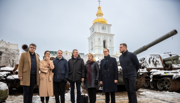 Les ministres des Affaires étrangères des sept pays de l’Europe du Nord sont arrivés à Kyiv