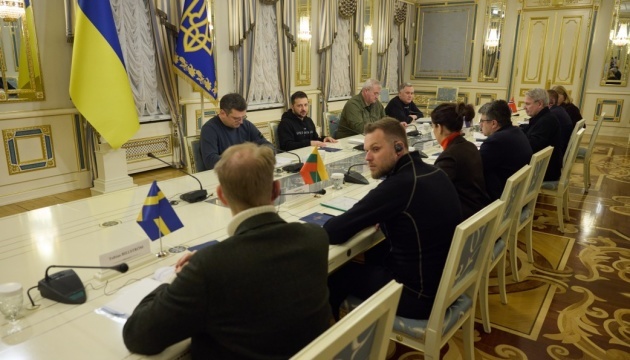 Zełenski spotkał się z szefami spraw zagranicznych siedmiu krajów Europy Północnej

