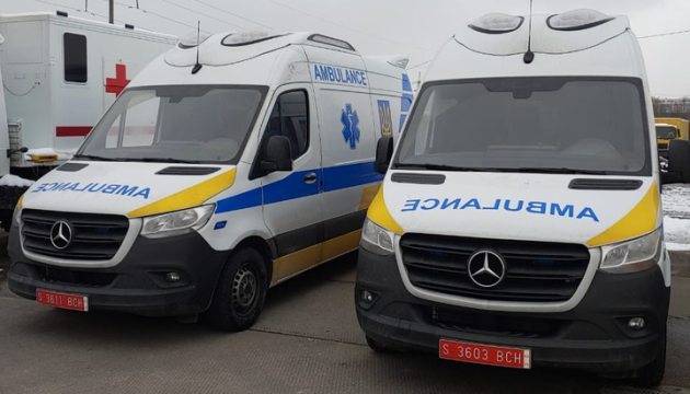 Сербія передала Україні два авто швидкої допомоги – посольство