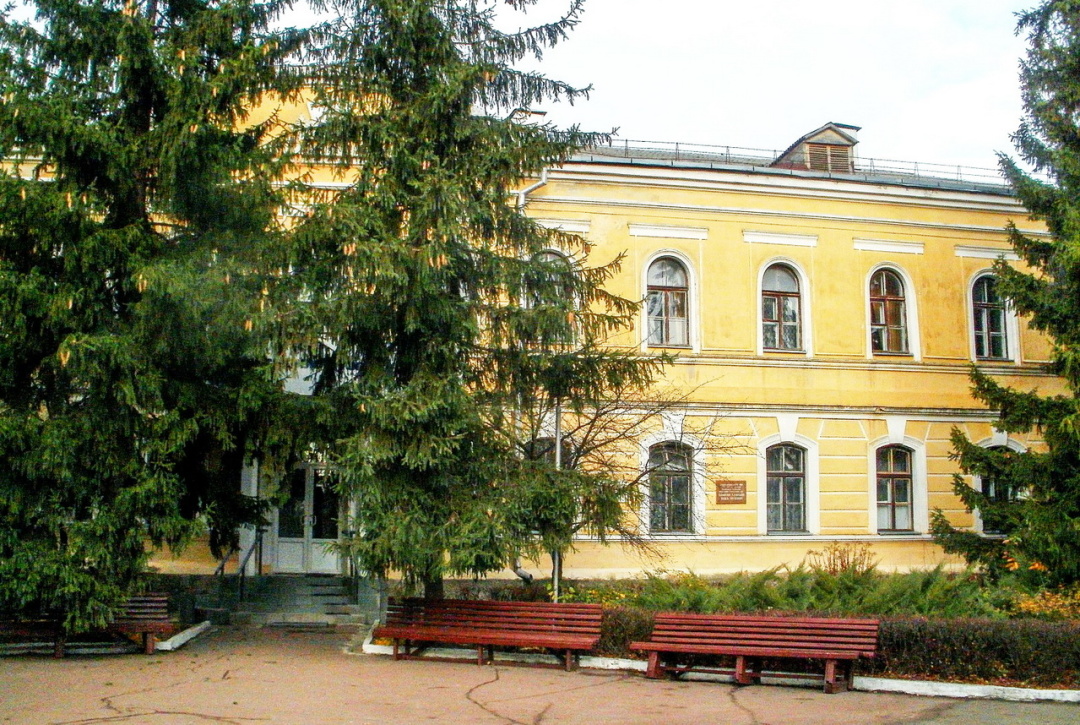 Будинок колишньої духовної семінарії, Чернігів