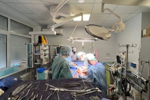 У Франківську українські та польські кардіохірурги провели три складні операції