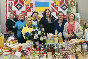 На різдвяному дипломатичному базарі в Афінах представили український стенд