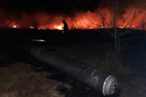 Rusos atacan el pueblo de Pechenigy en la región de Járkiv