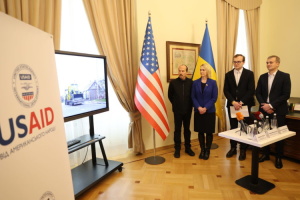 USAID надало Україні техніку для відновлення тепломереж