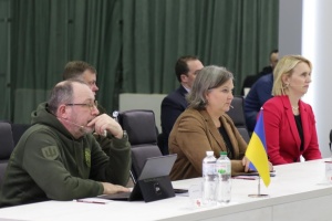 Після перемоги українські ІТ-фахівці зможуть навчати навіть військових НАТО — Нуланд