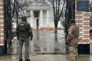Підозрілі особи, зброя і російські агітки: що виявила СБУ на об'єктах УПЦ МП