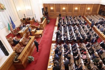 ブルガリア国会、ウクライナとの武器供与合意を可決