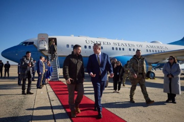 ゼレンシキー大統領、米国に到着