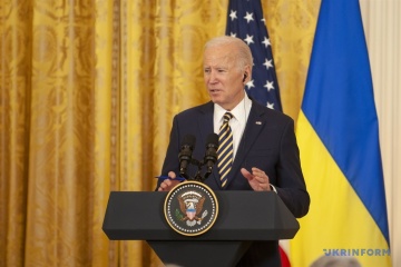 Biden przypomniał, że wojna Putina z Ukrainą trwa już 300 dni

