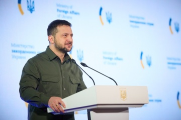Selenskyj definiert Aufgaben für ukrainische Diplomaten im nächsten Jahr