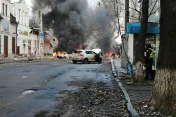 Rusos destruyen bloques residenciales enteros en Jersón