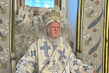 ウクライナではクリスマスの知らせが戦争の轟音と隣り合わせにある＝コンスタンティノープル総主教