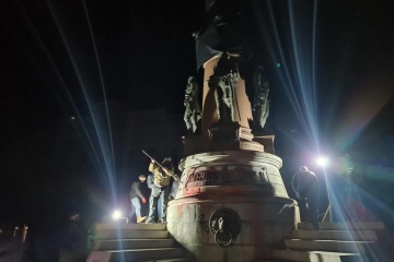 オデーサ市のエカチェリーナ２世像撤去