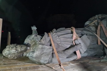 オデーサ市のエカチェリーナ２世像撤去