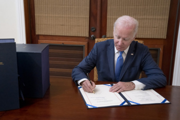 Shutdown verhindert: Biden unterzeichnet Übergangshaushalt  - ohne Hilfe für Ukraine und Israel