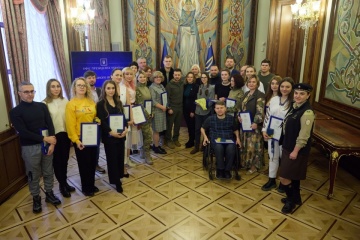 President Zelensky presents Golden Heart awards to volunteers