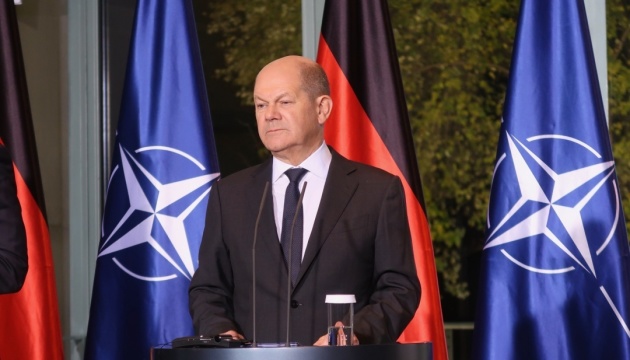 Olaf Scholz demande à Poutine le retrait de ses troupes pour permettre une «solution diplomatique»