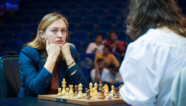 La ucraniana Anna Ushenina gana el súper torneo de ajedrez en la India
