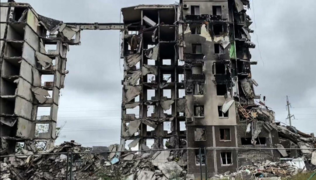 Russen reißen massenhaft Hochhäuser im besetzten Mariupol ab