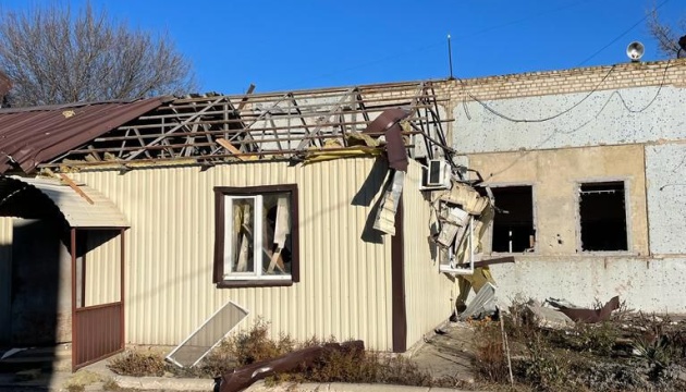 Russians shell Donetsk region, damage power lines