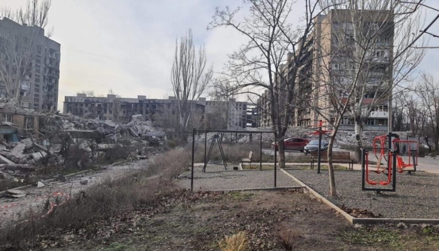 російські загарбники готуються зносити будинки в центрі Маріуполя