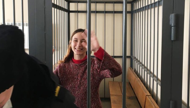 Une artiste russe risque 10 ans de prison pour avoir critiqué la guerre en Ukraine 