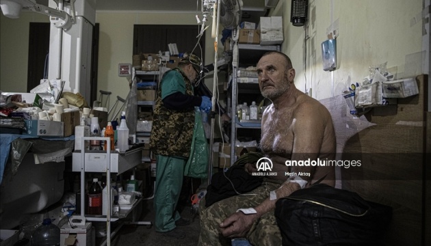 Турецькі журналісти показали роботу фронтової лікарні в Бахмуті