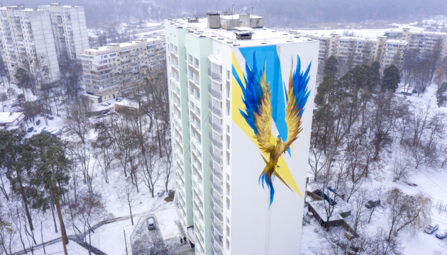 Кличко показав відновлену після обстрілу багатоповерхівку на вулиці Чорнобильській