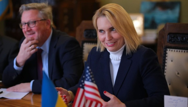 Посол США Брінк вперше приїхала на Львівщину
