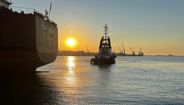 За минулий тиждень через дії рф із портів Одеси експортували на третину менше збіжжя 