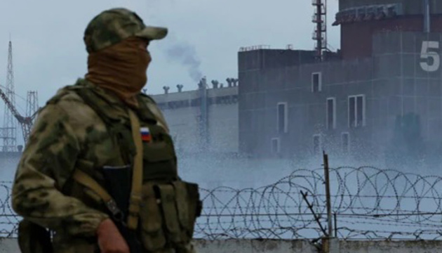 L’Ukraine accuse la Russie d’enlever deux employés de la centrale nucléaire de Zaporijia