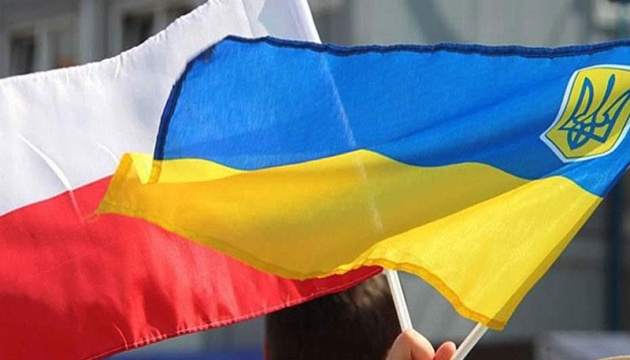 Українці, що працюють в Польщі та Німеччині, планують залишитися там надовше