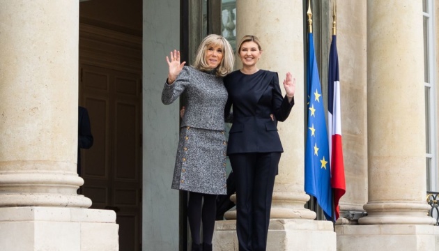 Olena Zelenska meets with Brigitte Macron in France