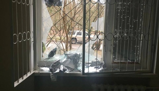 У Херсоні внаслідок російських обстрілів пошкоджені два медзаклади