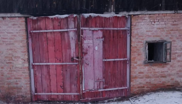Ворожий артобстріл пошкодив пожежну частину і сільський клуб на Сумщині