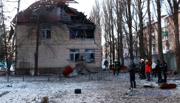 Унаслідок атаки дронів у Києві пошкоджені п’ять будівель