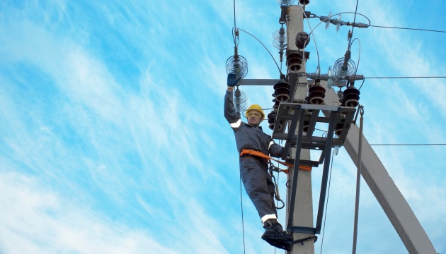 На Херсонщині відновили електропостачання ще у двох звільнених селах