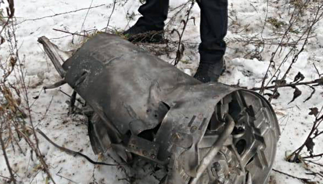 Huit sites de crash de missiles découverts dans la région de Kyiv après l'attaque russe d'hier