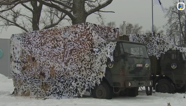 Естонія передає українській армії пересувну сауну і пральний комплекс