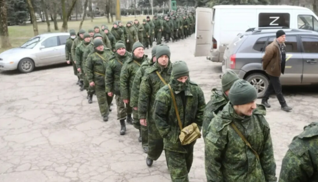 Мобілізовані росіяни жаліються, що їх відправляють «на забій» - CNN