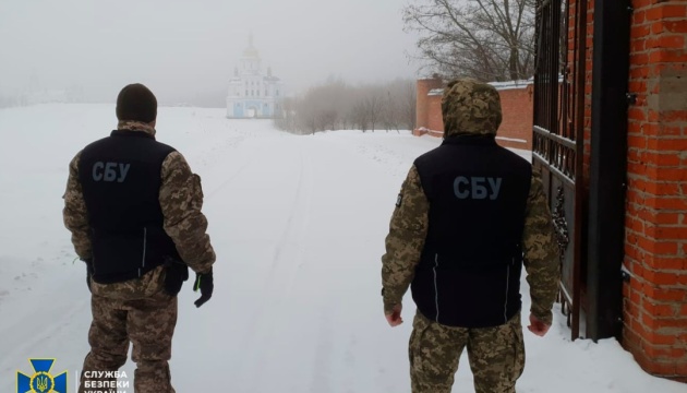 СБУ проводить обшуки в монастирі УПЦ МП на Сумщині