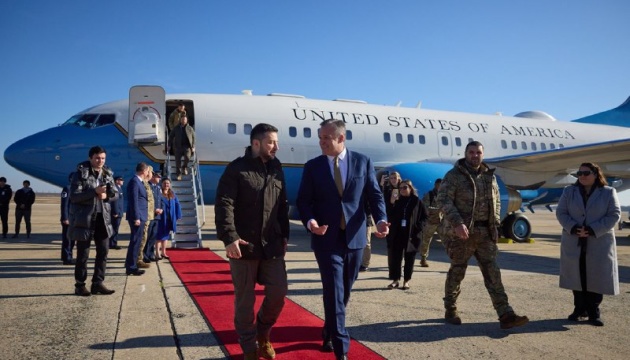 ゼレンシキー大統領、米国に到着