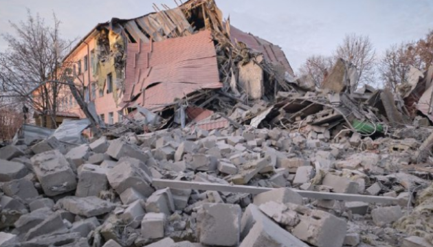 Russians hit Kurakhove, Kramatorsk, Chasiv Yar. Civilian casualties reported 