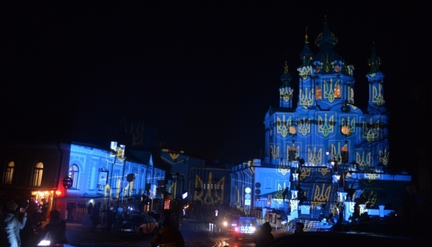 Швейцарський художник підсвітив історичні будівлі Києва напередодні Різдва