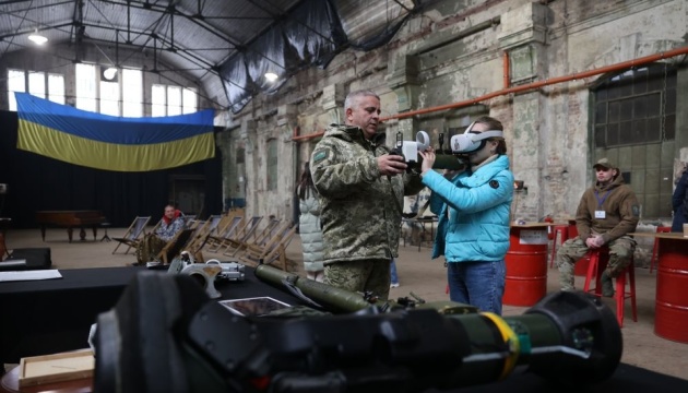 У Львові відкрилася інтерактивна виставка «Зброя перемоги»