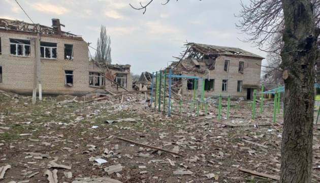 Голова Запорізької області показав наслідки ракетного удару по гімназії