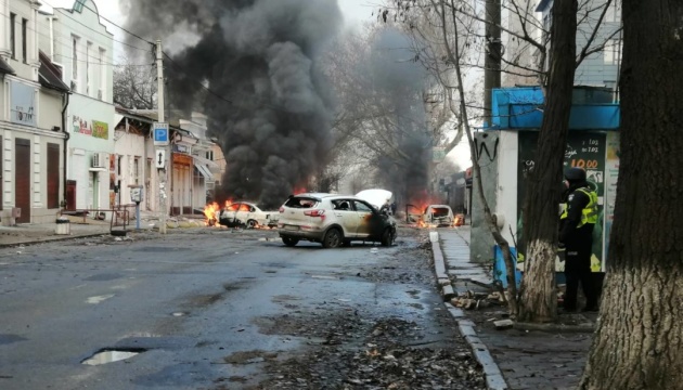 Gestern beschossen russische Eindringlinge 7 Mal Cherson