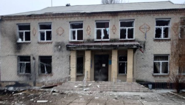 Війська рф з ночі обстрілюють Донецьку область — в Авдіївці пошкодили лікарню