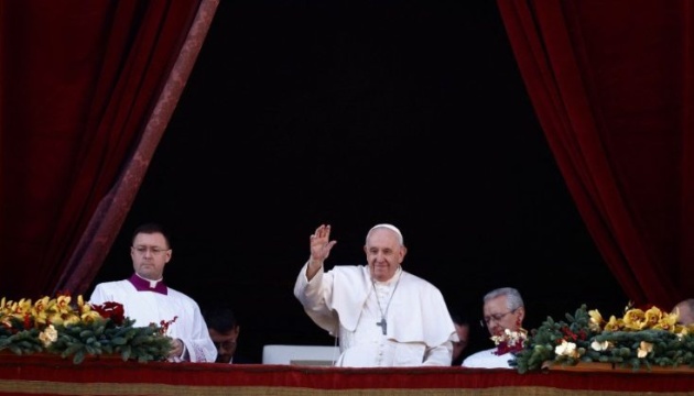 Pope wishes Ukrainians peace in his Christmas message